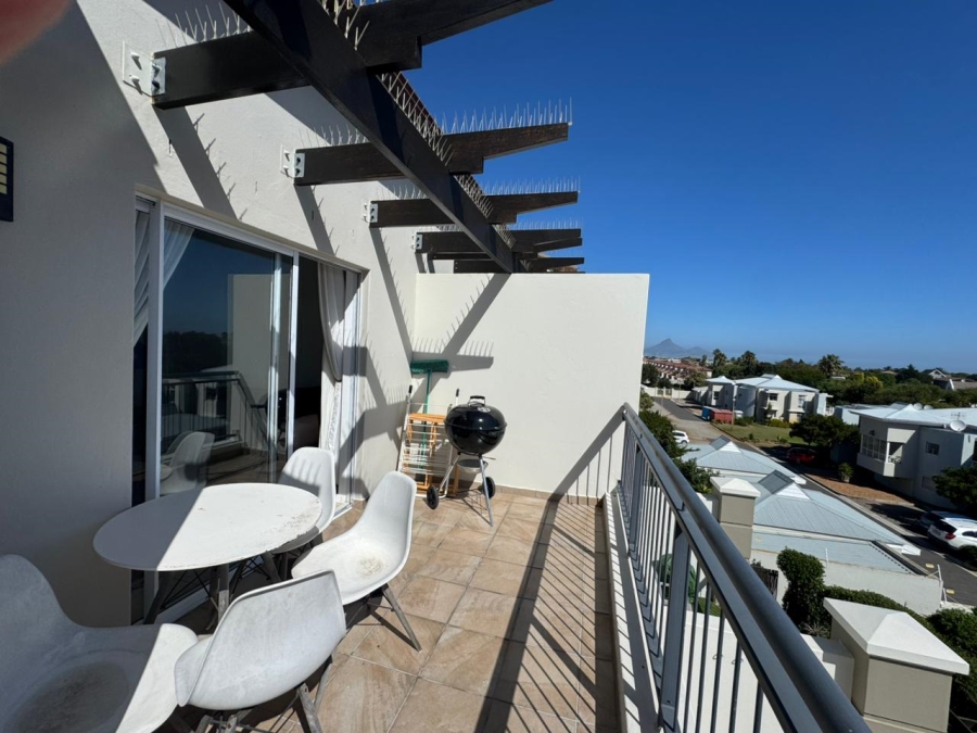 To Let 2 Bedroom Property for Rent in Royal Ascot Western Cape